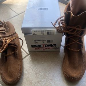 NWOT Minnetonka moccasin boho